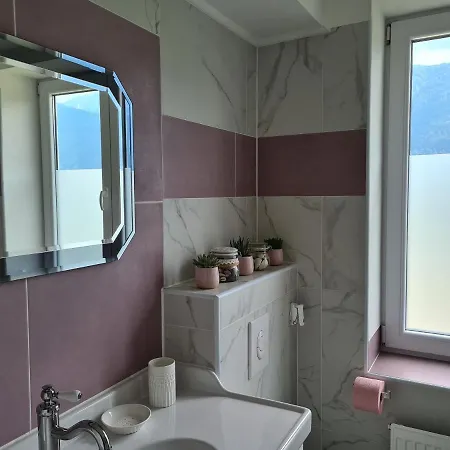 Felsenburgapartment * Hermagor-Pressegger See